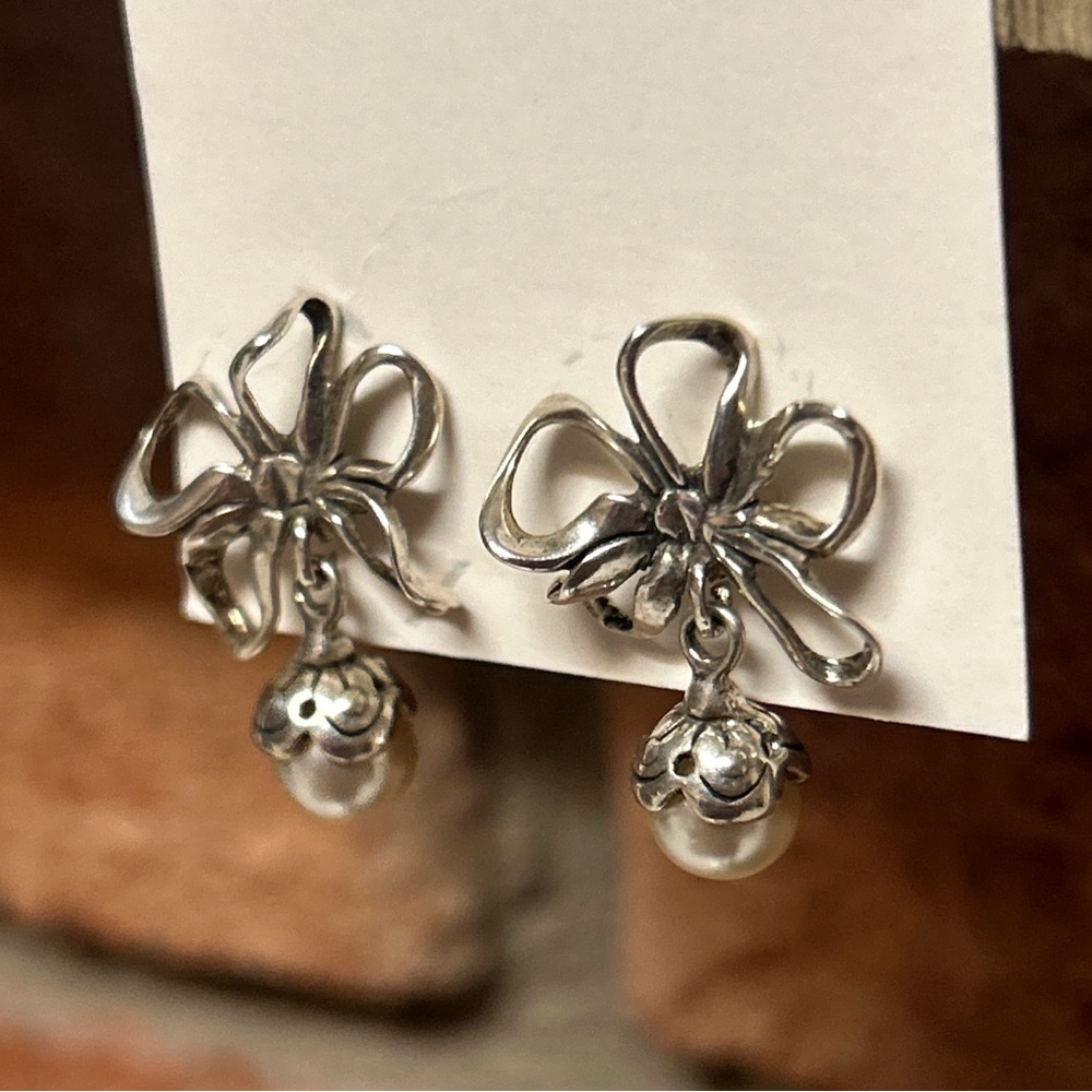 David’s Bridal, Silver and Pearl Drop Earrings. DISCOUNTED SHIPPING